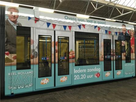 Omroep MAX verspreidt appeltaartgeur met tram in Amsterdam 