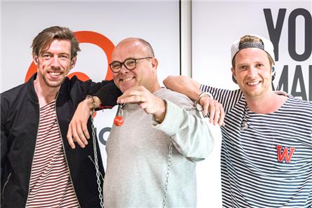 Qmusic deejays na vijf dagen verlost van handboeien