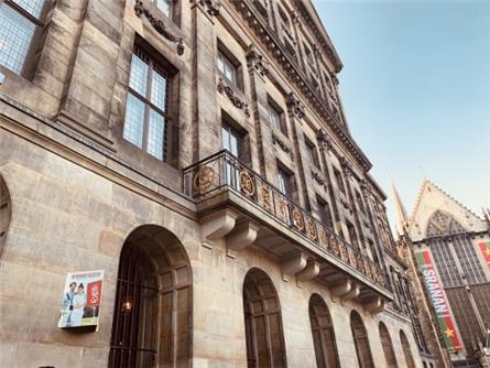 'Qmusic zet bekende gebouwen te koop'