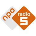 Radio 5 programma Adres Onbekend wint Zilveren Reissmicrofoon 