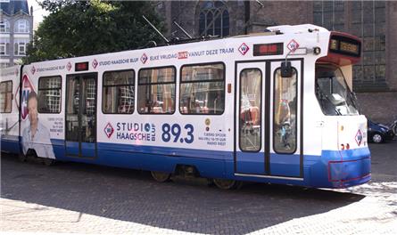 Radio West maakt programma Studio Haagsche Bluf vanuit tram
