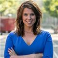 Roos Moggré presentator bij EenVandaag op radio en tv