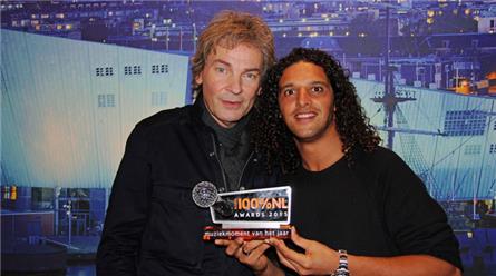 Wie zijn winnaars van de 100% NL Awards 2016? (Filmpje)