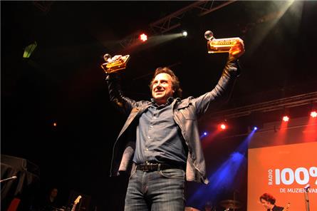 Wie zijn winnaars van de 100% NL Awards 2016? (Filmpje)