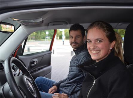 Winnares Week van de Digitale Radio wint auto