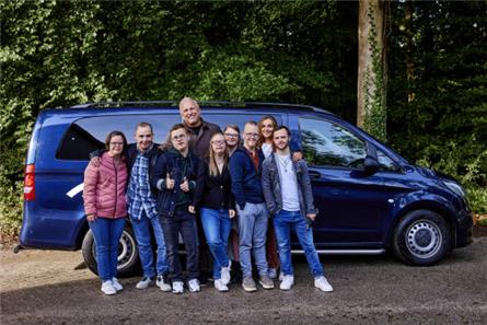 Gordon presenteert Nederlandse versie Down the Road op SBS6