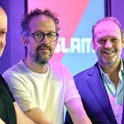 Mediahuis Radio-directeuren Herbert Visser en Tom Klerkx en Michael
Bartelet van Zuidelijke Media Groep (v.l.n.r.) Foto: Michael Bartelet